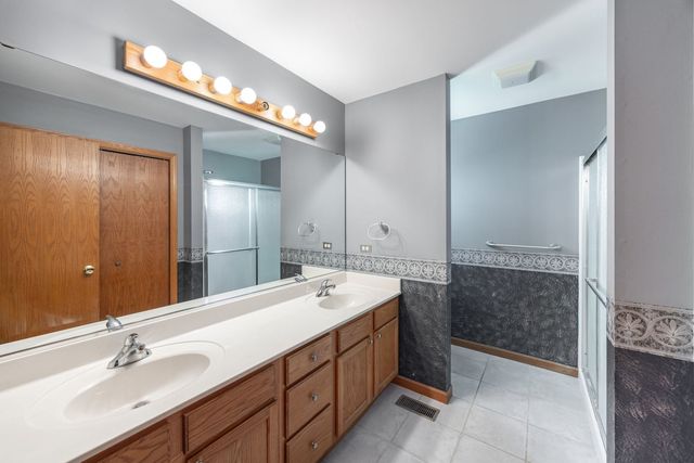 1621 Ash Avenue, Woodstock, IL 60098