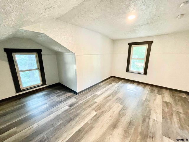 3920 N 70 Circle, Omaha, NE 68104