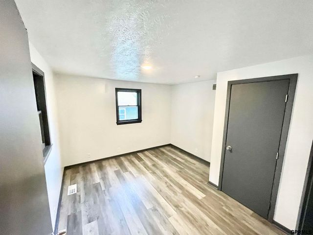 3920 N 70 Circle, Omaha, NE 68104