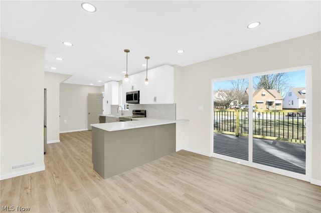 8612 W Moreland Road, Parma, OH 44129