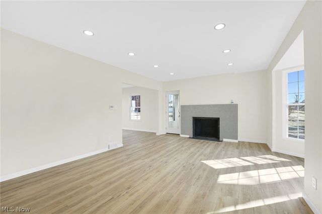 8612 W Moreland Road, Parma, OH 44129