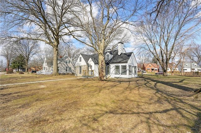 8612 W Moreland Road, Parma, OH 44129