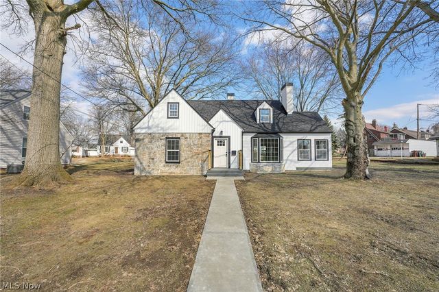 8612 W Moreland Road, Parma, OH 44129