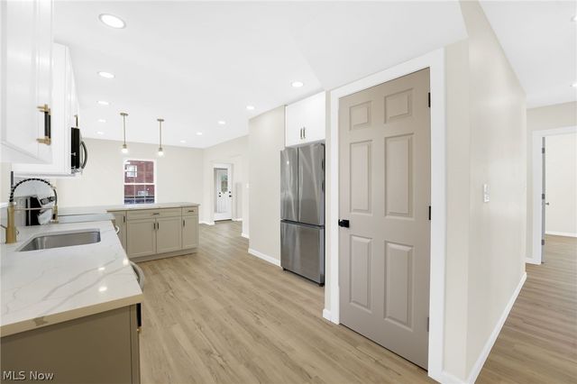 8612 W Moreland Road, Parma, OH 44129