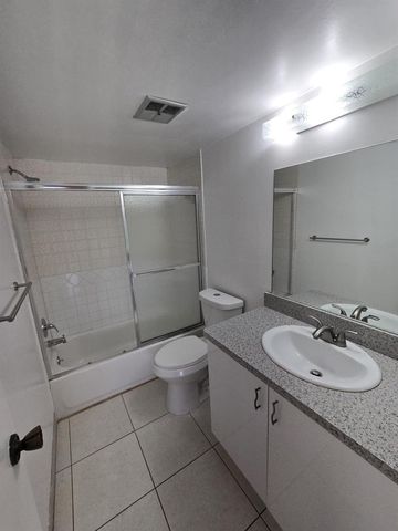 8321 SANDS POINT Boulevard D306, Tamarac, FL 33321