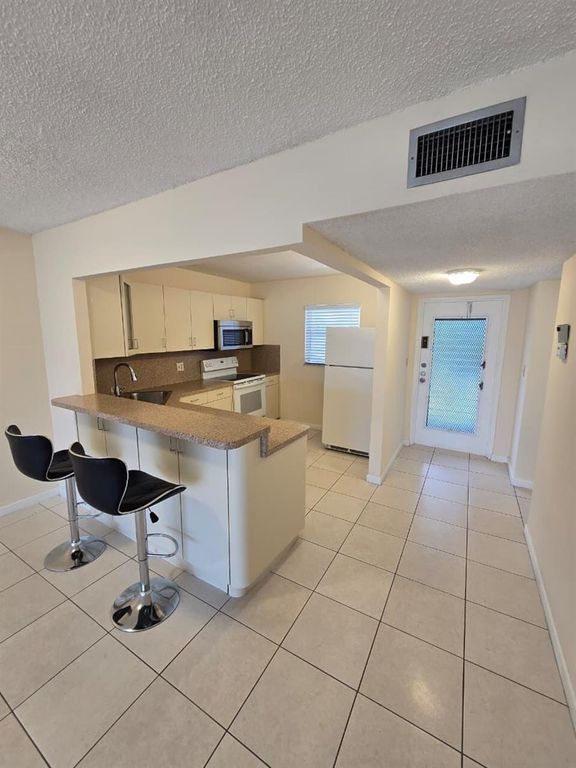 8321 SANDS POINT Boulevard D306, Tamarac, FL 33321