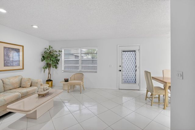 955 Normandy Trail, Delray Beach, FL 33484