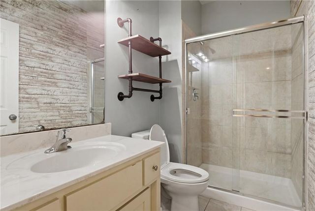 11104 Augusta Drive, Kansas City, KS 66109