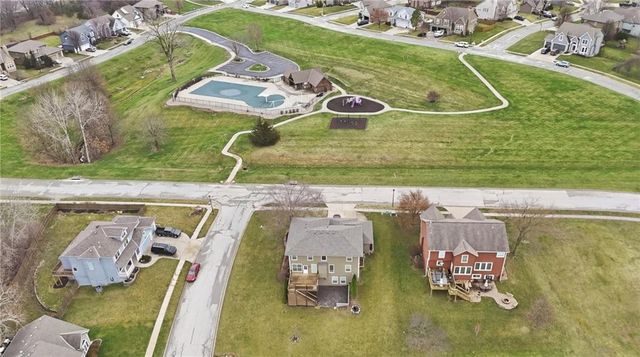 11104 Augusta Drive, Kansas City, KS 66109