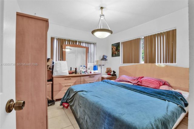 1052 NW 25th Avenue, Miami, FL 33125