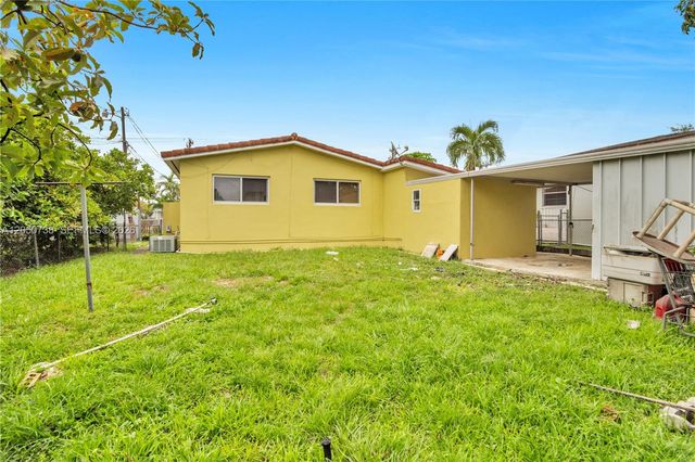 1052 NW 25th Avenue, Miami, FL 33125