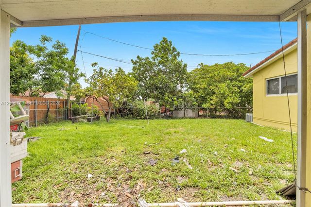 1052 NW 25th Avenue, Miami, FL 33125