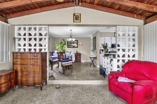 1052 NW 25th Avenue, Miami, FL 33125