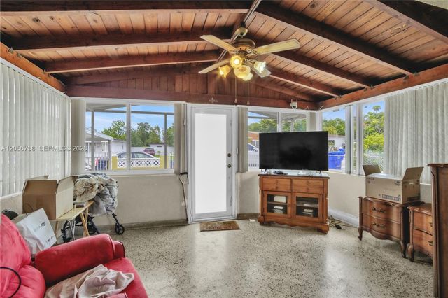 1052 NW 25th Avenue, Miami, FL 33125