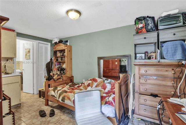 1052 NW 25th Avenue, Miami, FL 33125