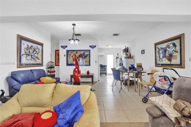 1052 NW 25th Avenue, Miami, FL 33125