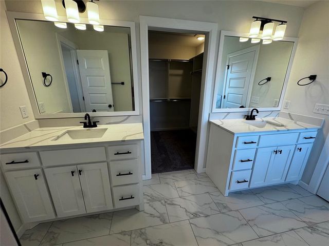 1304 Lighthorsemen Way, Choctaw, OK 73020