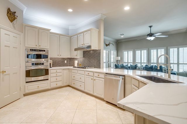 908 Summertree Lane, Southlake, TX 76092