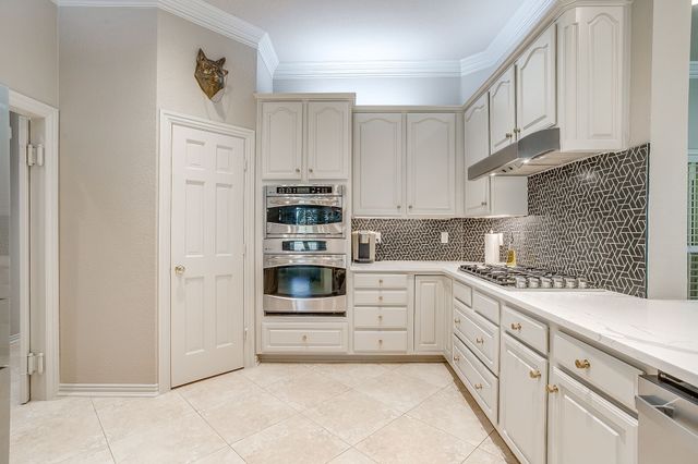 908 Summertree Lane, Southlake, TX 76092