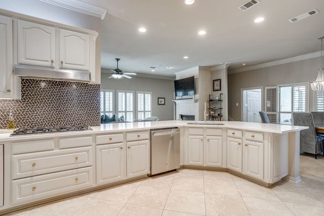 908 Summertree Lane, Southlake, TX 76092