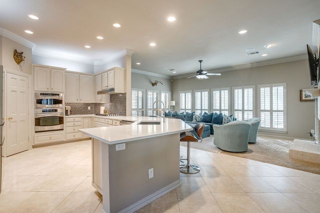 908 Summertree Lane, Southlake, TX 76092