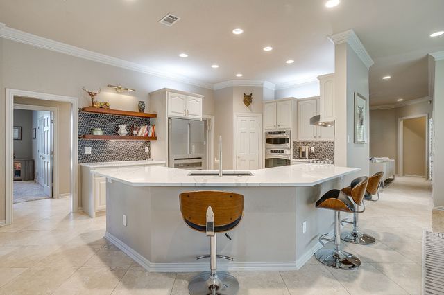 908 Summertree Lane, Southlake, TX 76092