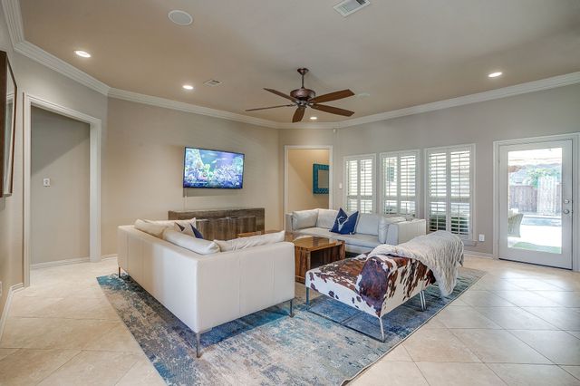 908 Summertree Lane, Southlake, TX 76092