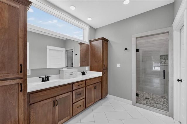 803 NE Lakota Drive, Adrian, MO 64720