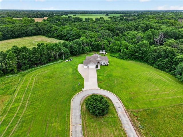 803 NE Lakota Drive, Adrian, MO 64720
