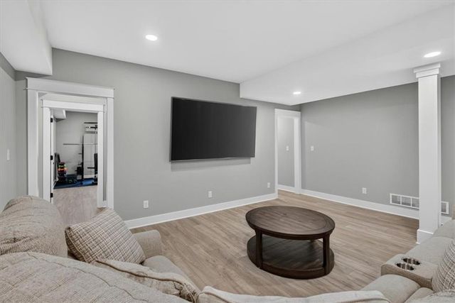 803 NE Lakota Drive, Adrian, MO 64720