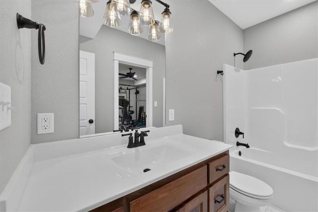 803 NE Lakota Drive, Adrian, MO 64720