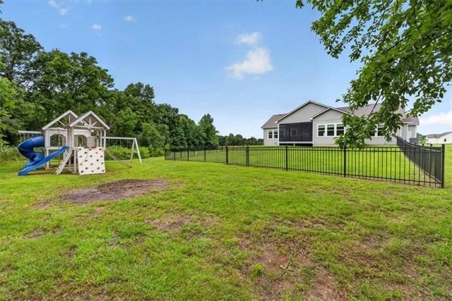 803 NE Lakota Drive, Adrian, MO 64720