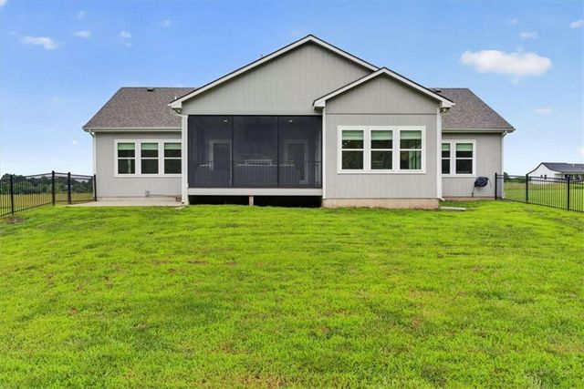 803 NE Lakota Drive, Adrian, MO 64720