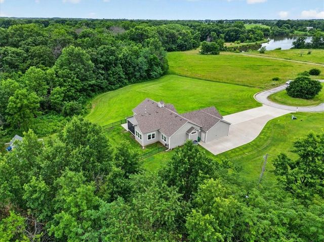 803 NE Lakota Drive, Adrian, MO 64720