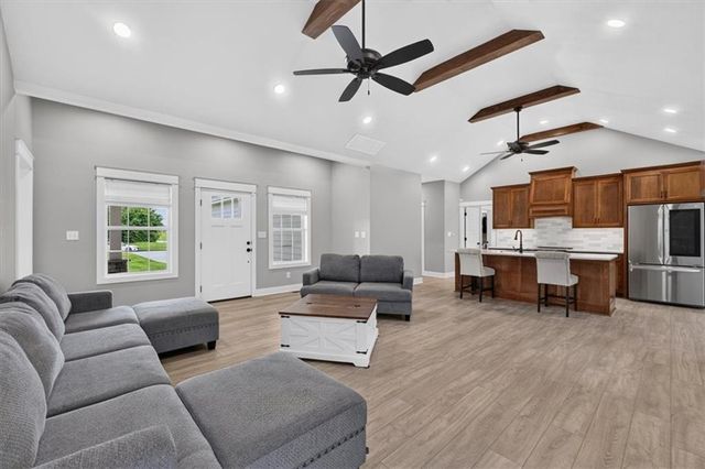 803 NE Lakota Drive, Adrian, MO 64720
