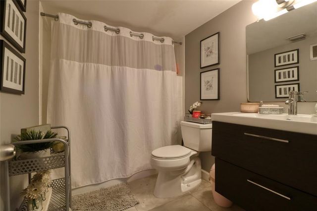 124 NE 19 CT 204B, Wilton Manors, FL 33305
