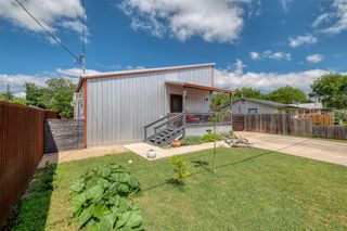 505 San Saba ST ST, Lockhart, TX 78644
