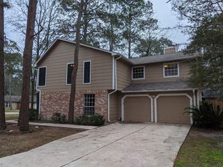 2 Meadow Star Court, The Woodlands, TX 77381