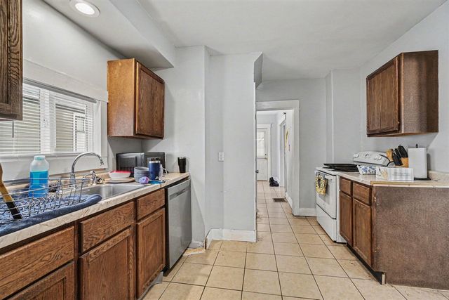 719 Mccourtie Street, Kalamazoo, MI 49008