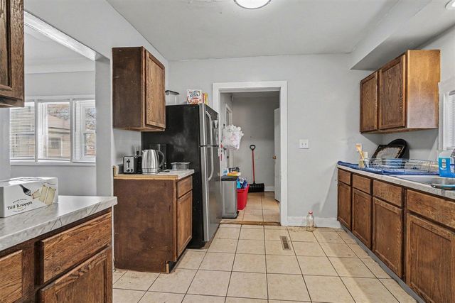 719 Mccourtie Street, Kalamazoo, MI 49008