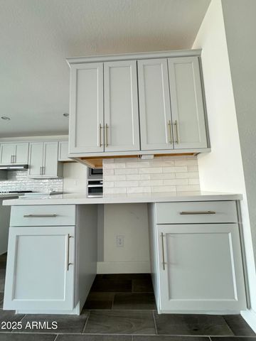 17168 W MIDDLEBURY Street, Surprise, AZ 85388