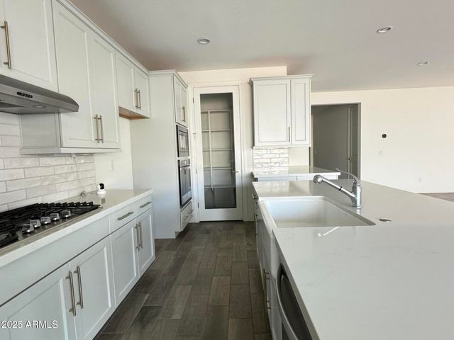 17168 W MIDDLEBURY Street, Surprise, AZ 85388