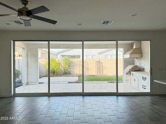 17168 W MIDDLEBURY Street, Surprise, AZ 85388