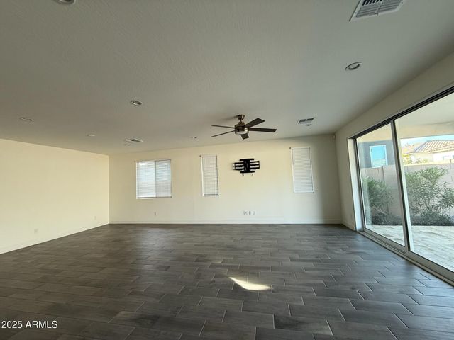 17168 W MIDDLEBURY Street, Surprise, AZ 85388