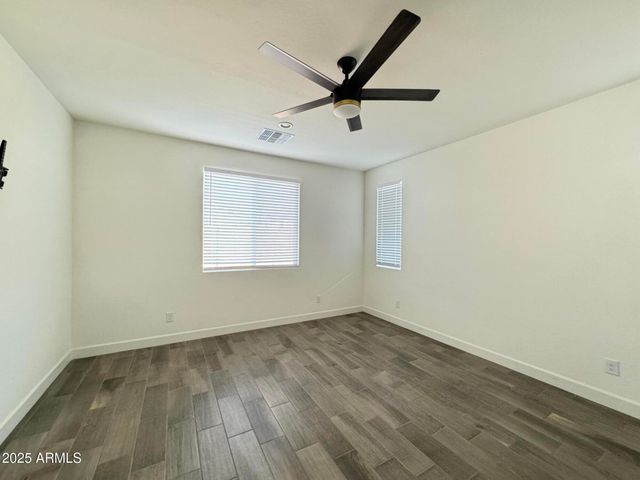 17168 W MIDDLEBURY Street, Surprise, AZ 85388