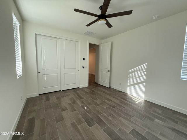 17168 W MIDDLEBURY Street, Surprise, AZ 85388