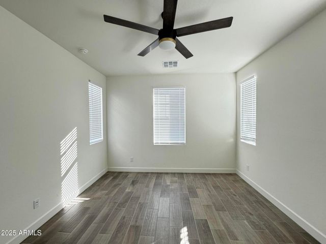 17168 W MIDDLEBURY Street, Surprise, AZ 85388