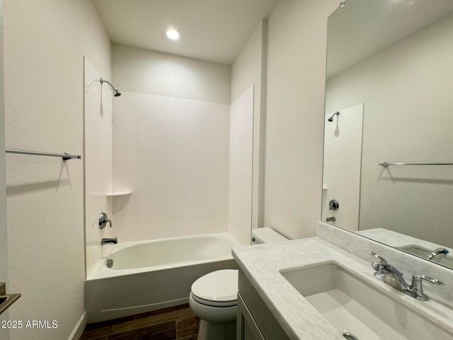 17168 W MIDDLEBURY Street, Surprise, AZ 85388