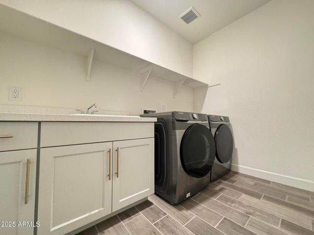 17168 W MIDDLEBURY Street, Surprise, AZ 85388