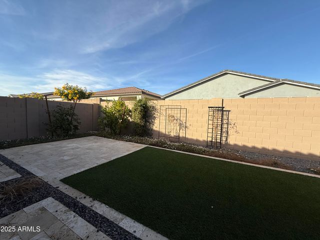 17168 W MIDDLEBURY Street, Surprise, AZ 85388